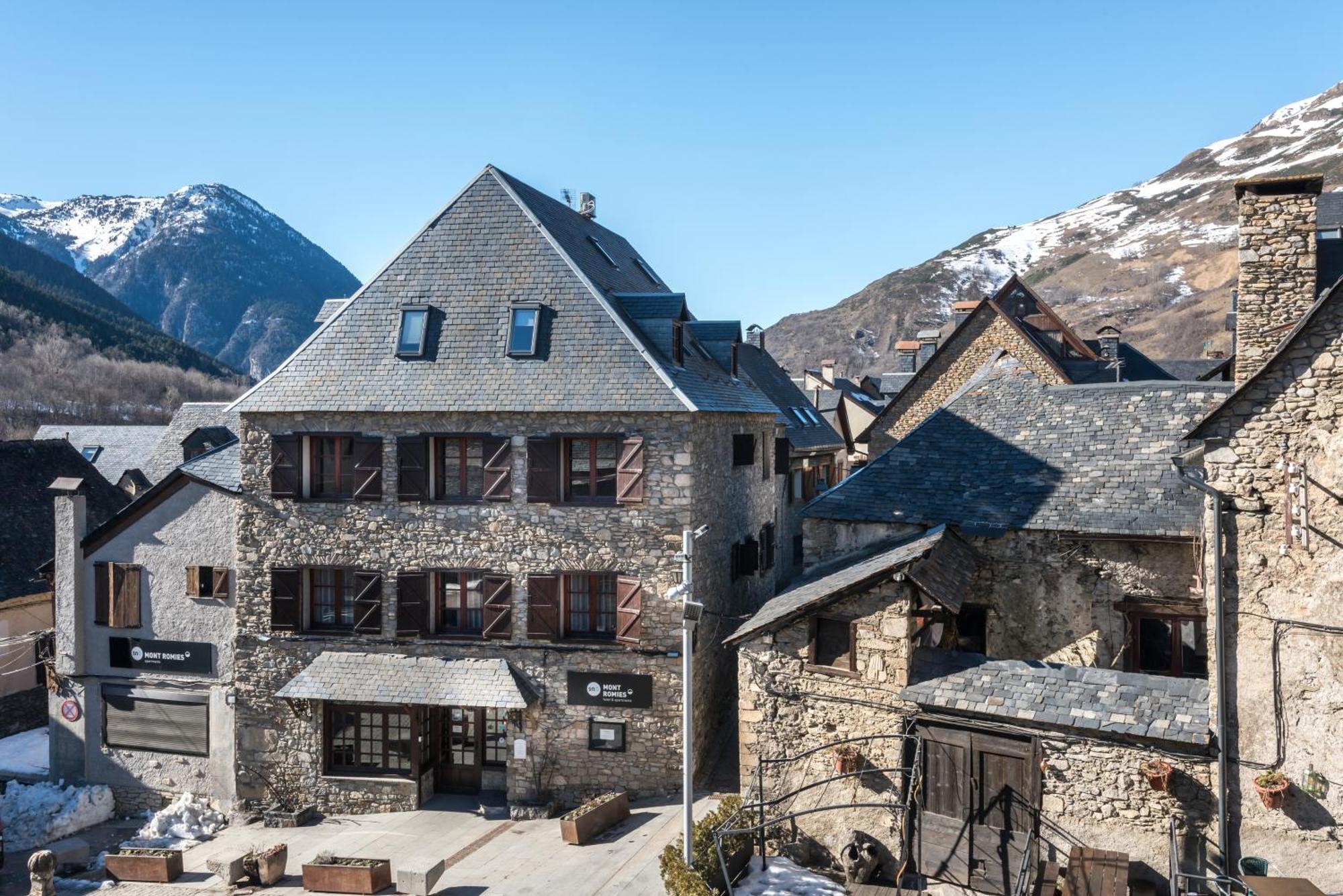 Apartamentos Snoe Mont Romies Salardú Exteriér fotografie