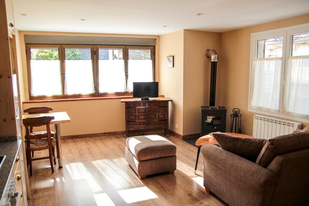 Apartamentos Snoe Mont Romies Salardú Exteriér fotografie